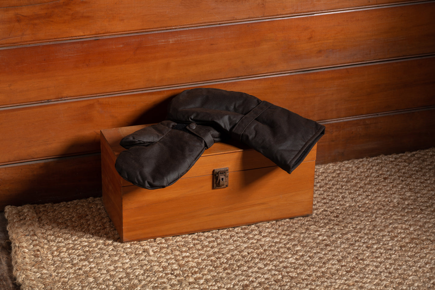 Styx Mill Oilskin Brown Fur Lined Mittens